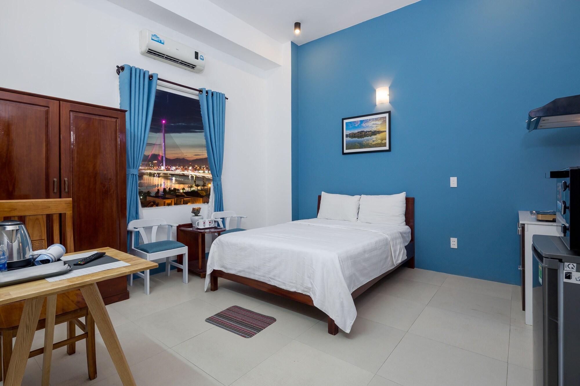 Cali Night Hotel Da Nang Esterno foto