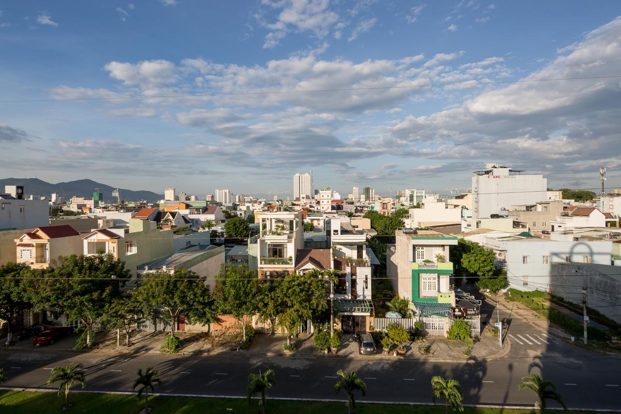 Cali Night Hotel Da Nang Esterno foto