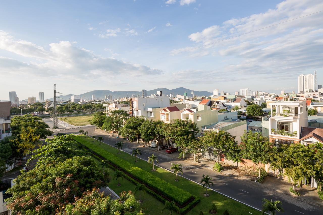 Cali Night Hotel Da Nang Esterno foto