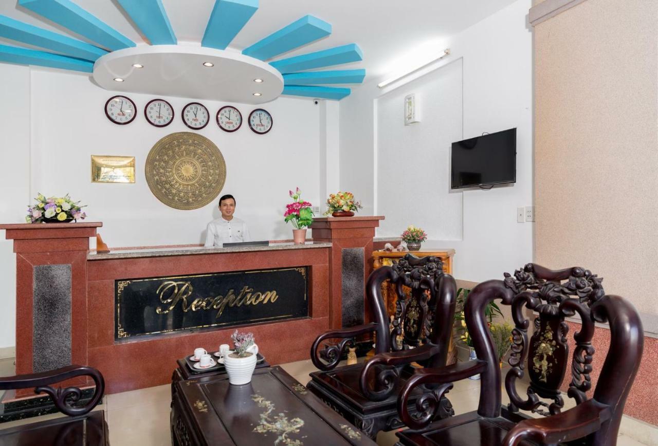 Cali Night Hotel Da Nang Esterno foto